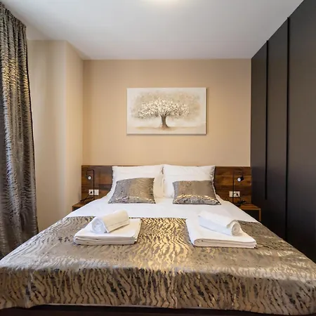 Laurier Appartement *