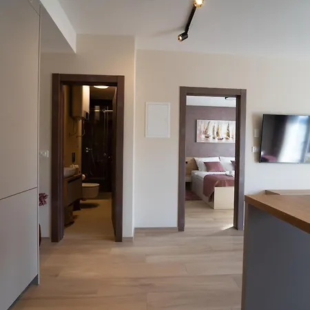 Laurier アパート *