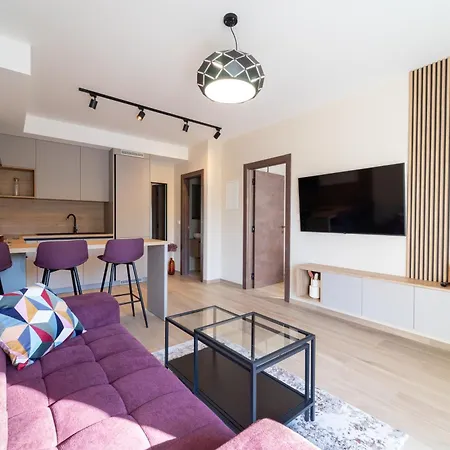 アパート Laurier オパティヤ