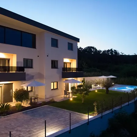 Laurier * オパティヤ